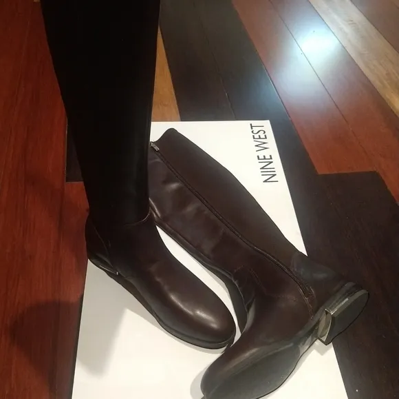 NINE WEST l Levi Back Stretch Knee Boots l Size 7.5 l NIB