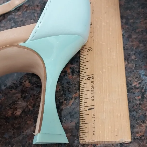Nine West Women's Mint Green Heeled Sandals...SIZE 6.5