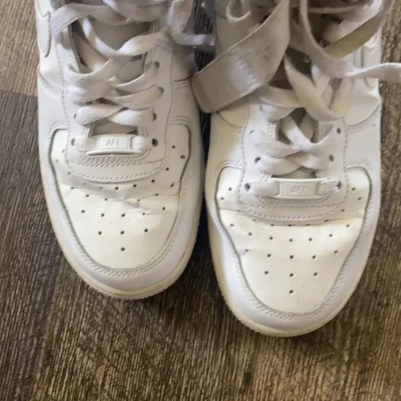 NKE WHITE AIRFORCE 1 HIGH HIGHTOP SNEAKERS YOUTH 6.5