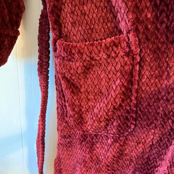 Nordstrom Jacquard Plush Soft Thick Knit Robe Waist Tie Burgundy M/L