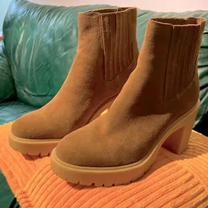 NWB~ Dolce Vita brand NEW mushroom WATERPROOF Pull-on Suede Boots, size 9.5