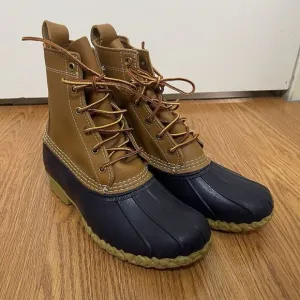 NWOB Bean Boots By LL Bean Duck waterproof brown leather outdoor boots size 9