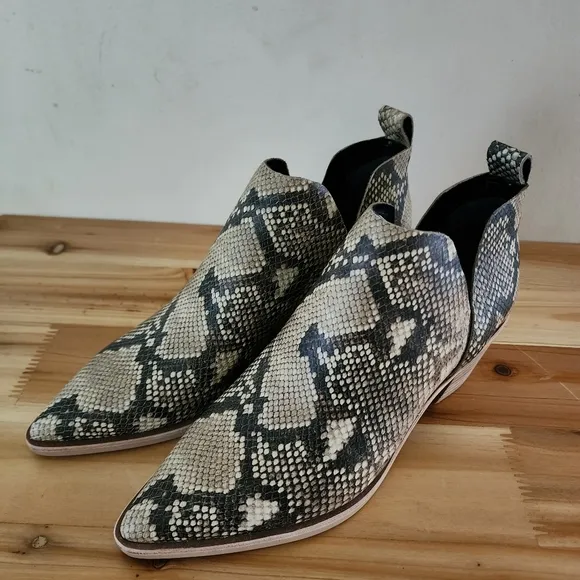 NWOB Dolce Vita Sonni Ankle Booties Womens 8 Brown Snakeskin Boots Shoes $