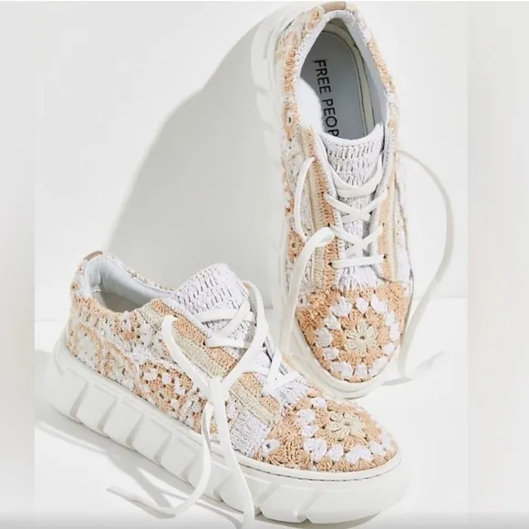 NWOB FREE PEOPLE Catch Me If You Can Sneakers