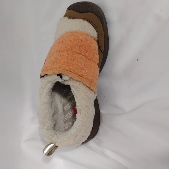 NWOB Keen Girls Boulder Toasted Coconut Howser Low Wrap Slip On Winter Shoe Sz 2