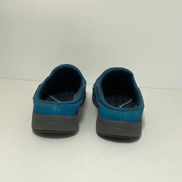 NWOT Easy Spirit Women's Size: 6.5