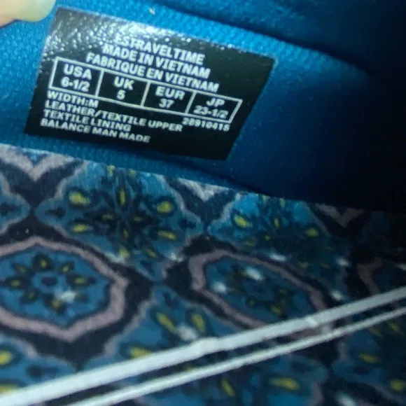 NWOT Easy Spirit Women's Size: 6.5