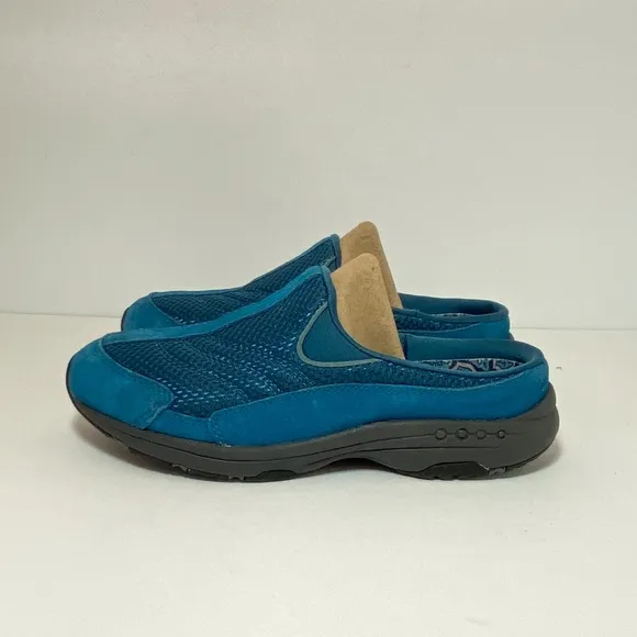 NWOT Easy Spirit Women's Size: 6.5
