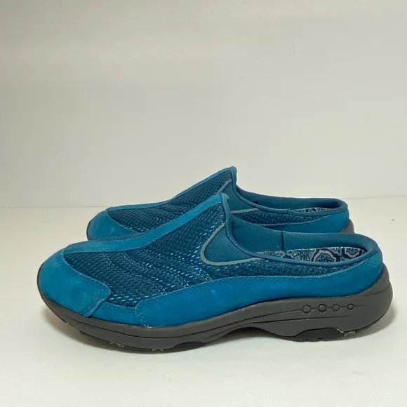 NWOT Easy Spirit Women's Size: 6.5
