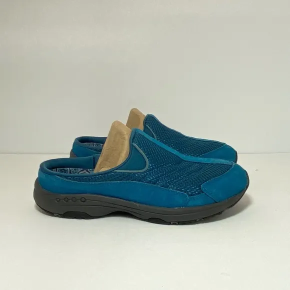 NWOT Easy Spirit Women's Size: 6.5