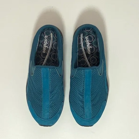 NWOT Easy Spirit Women's Size: 6.5