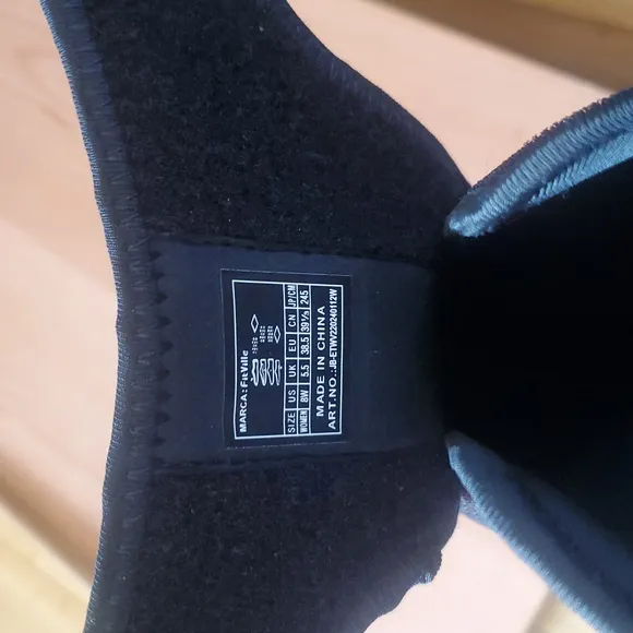 NWOT Fitville Marca Hook Loop Velcro Strap Laceless Women's size 8W