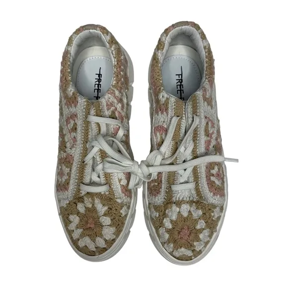 NWOT Free People Catch Me If You Can Embroidered Sneakers 39