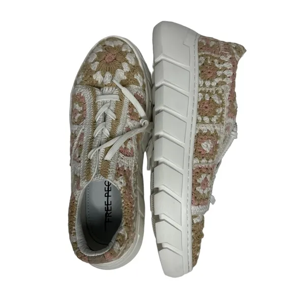 NWOT Free People Catch Me If You Can Embroidered Sneakers 39