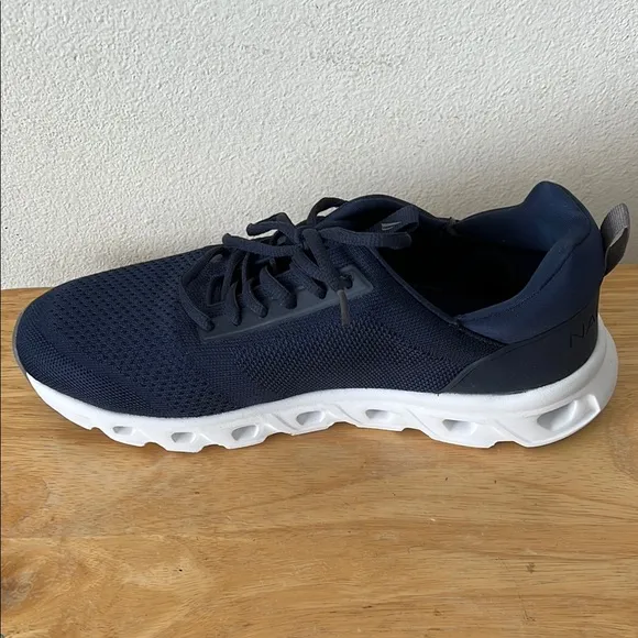 NWOT Nautica Men's Navy Sneakers