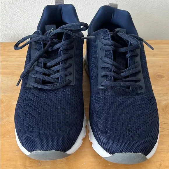 NWOT Nautica Men's Navy Sneakers