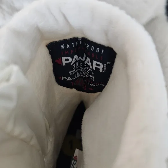 NWOT Pajar Tirana kids winter boots size 1