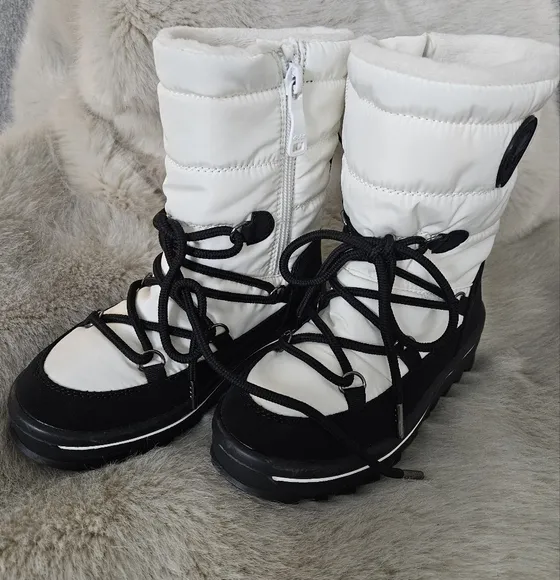 NWOT Pajar Tirana kids winter boots size 1