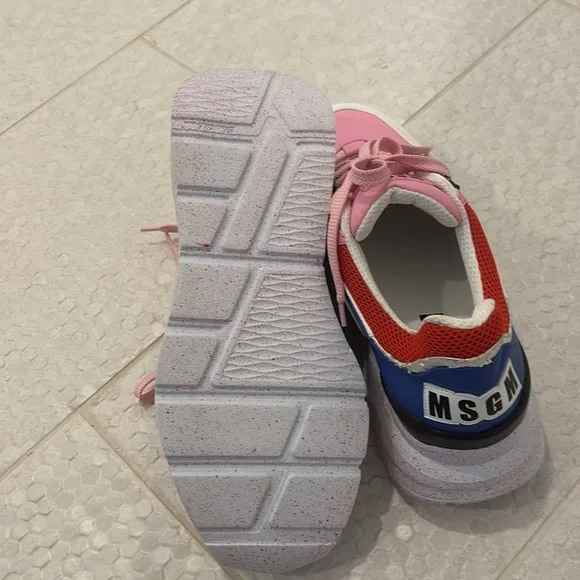 NWOT Rare! MSGM sz 9 Revolve chunky running lace up sneakers in white pink blue