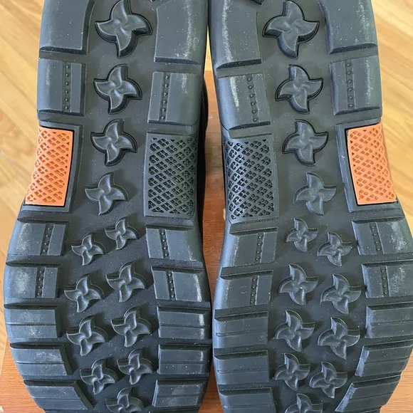 NWOT - SALKIN Shoes