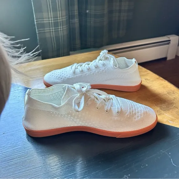 NWOT Suavs The Zilker Gum Sneakers
