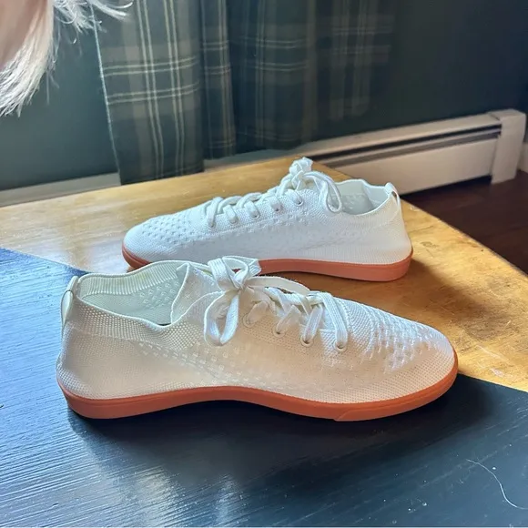 NWOT Suavs The Zilker Gum Sneakers