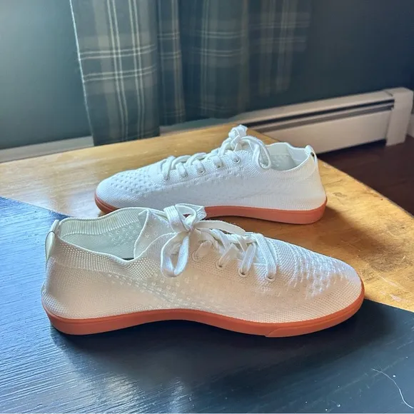 NWOT Suavs The Zilker Gum Sneakers