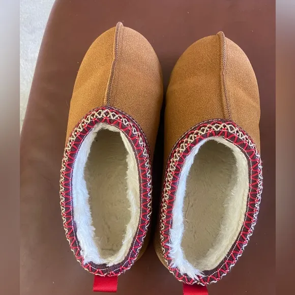 NWOT Suede Platform Slippers Clogs Fur Fleece Lined Anti-Slip Shoe size 9