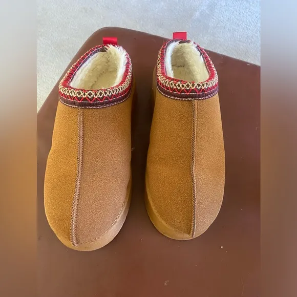 NWOT Suede Platform Slippers Clogs Fur Fleece Lined Anti-Slip Shoe size 9
