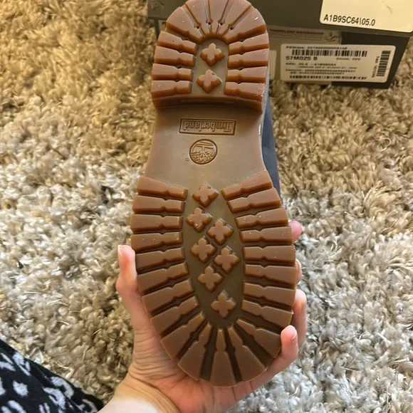 NWT 6in dark gray Timberland size 5 juniors