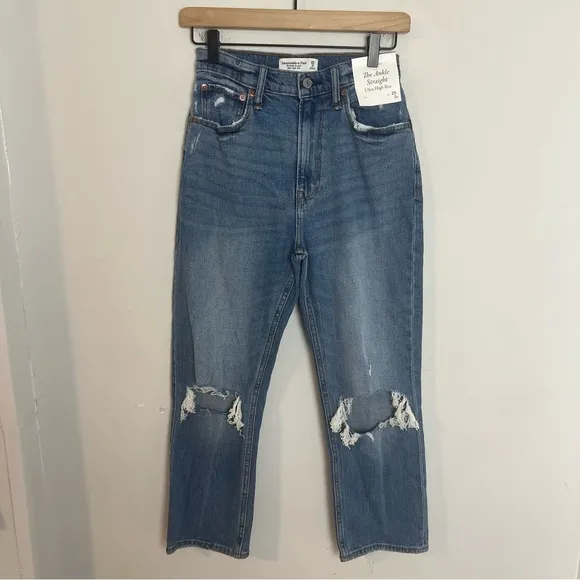 NWT ABERCROMBIE- Curve Love Ultra High Rise Ankle Straight Jean Distressed Denim
