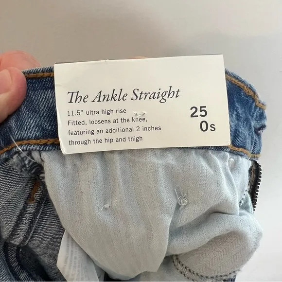 NWT ABERCROMBIE- Curve Love Ultra High Rise Ankle Straight Jean Distressed Denim