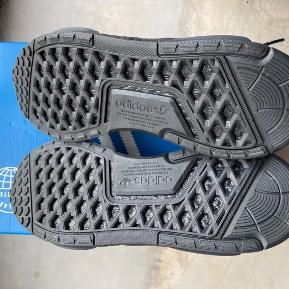 NWT Adidas Men's NMD_V3 Triple Black size 8 GX9587