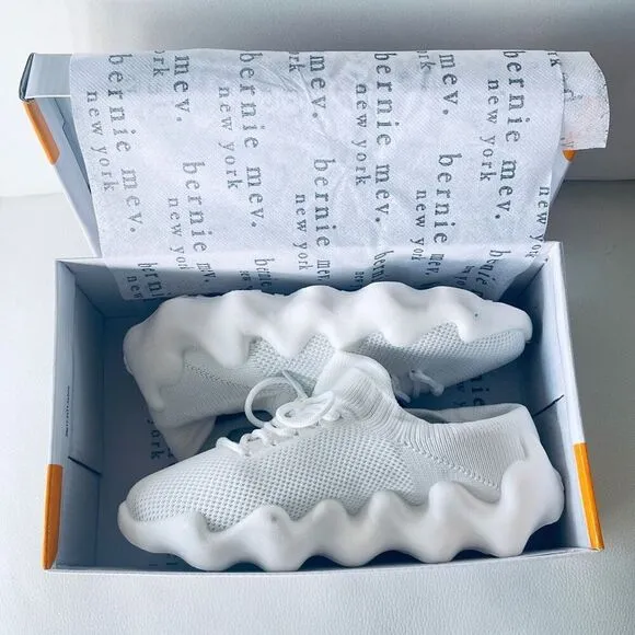 NWT in Box Gorgeous BERNIE MEV 39 (8-8.5 US) Davin Comfort white Chunky Sneakers