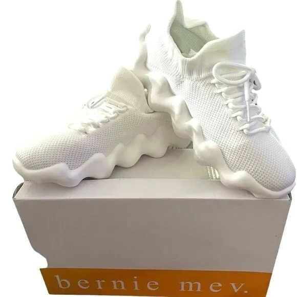 NWT in Box Gorgeous BERNIE MEV 38 (7-7.5 US) Davin Comfort white Chunky Sneakers