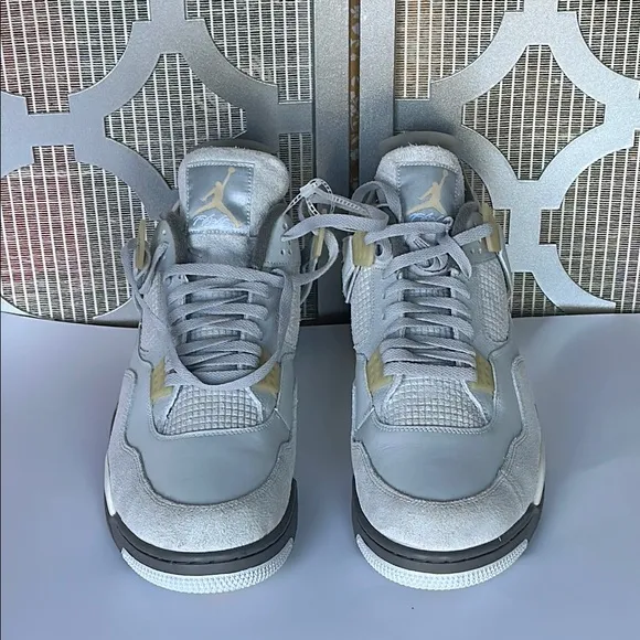 NWT Jordan Gray Athletic High-Top Shoes