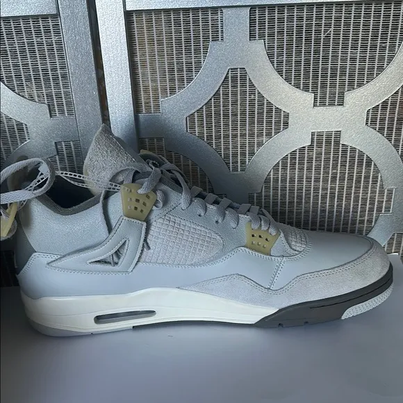 NWT Jordan Gray Athletic High-Top Shoes