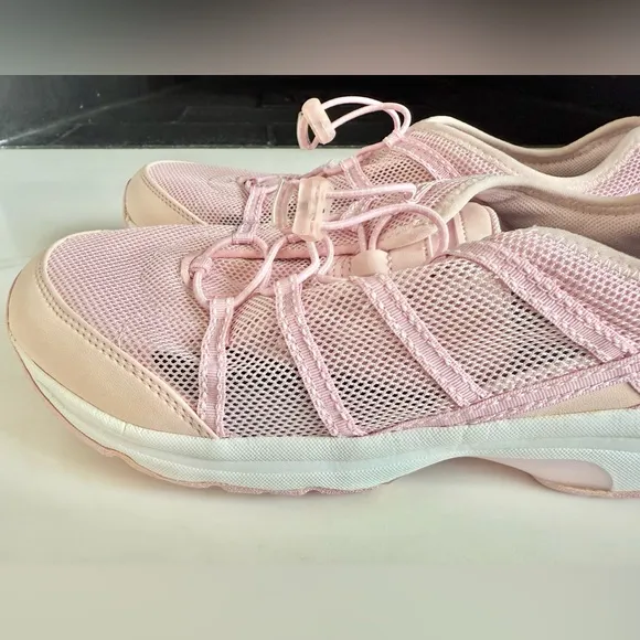 NWT Lands' End Women's Sneaker Water Shoes Ice Pink Athletic Mesh Outdoor Size 7