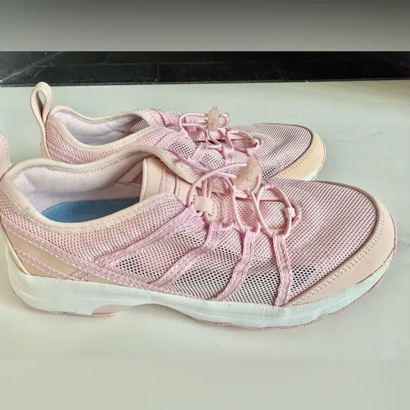 NWT Lands' End Women's Sneaker Water Shoes Ice Pink Athletic Mesh Outdoor Size 7