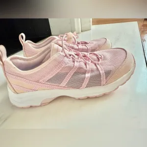 NWT Lands' End Women's Sneaker Water Shoes Ice Pink Athletic Mesh Outdoor Size 7
