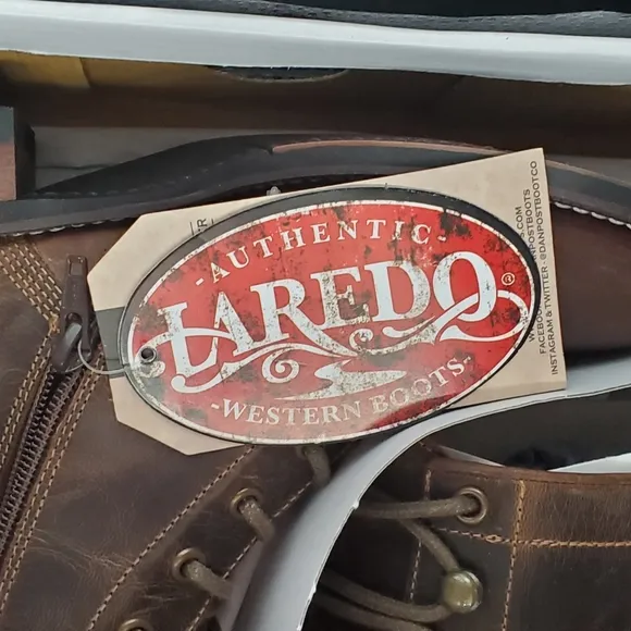 NWT Laredo women's Sara Rose tan leather cowboy boots. Size 7.