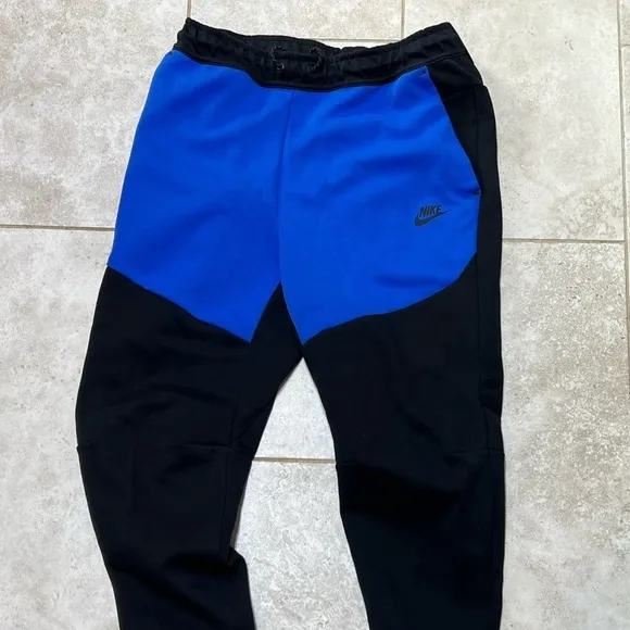 NWT Nike Sportswear Tech Fleece Men's Jogger SLIM FIT regular length CU4495 017