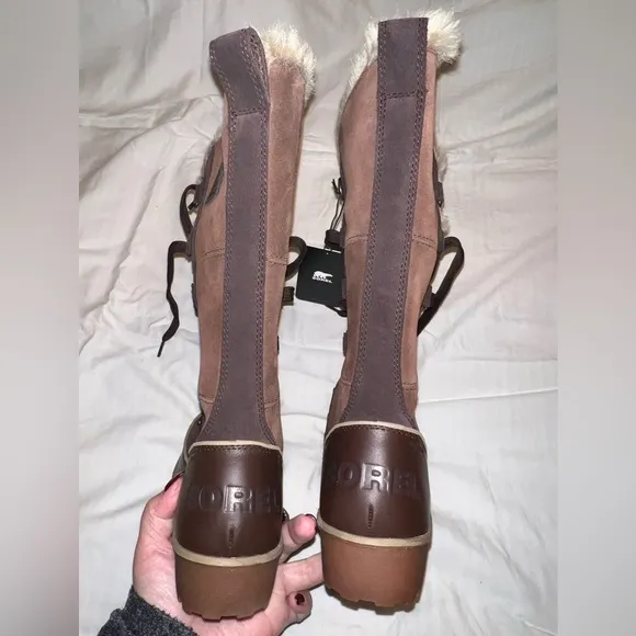 NWT SOREL Waterproof Leather Faux Fur Insulated  Lace Up Hiking / Winter Boots