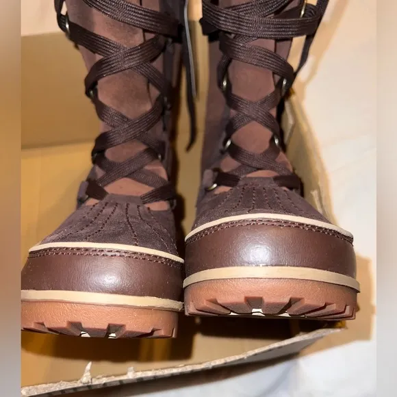 NWT SOREL Waterproof Leather Faux Fur Insulated  Lace Up Hiking / Winter Boots
