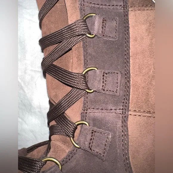 NWT SOREL Waterproof Leather Faux Fur Insulated  Lace Up Hiking / Winter Boots