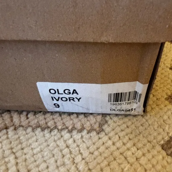 NWT Steve Madden Olga boots