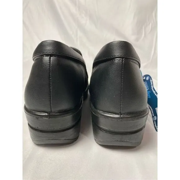 NWT Easy Works Women's Bind Health Care Professional Shoe 8WW