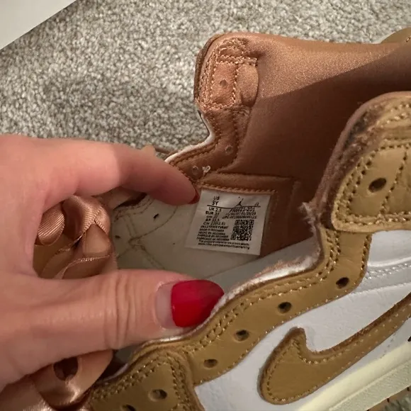 NWTS!!  Nike Jordan 1 Retro High OG Sneakers ROSE GOLD RIBBON LACES - Kid Size 3