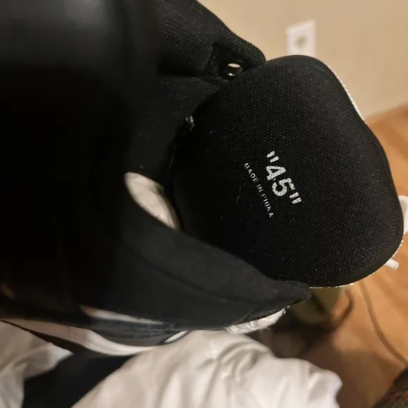Off white out of office size size 12