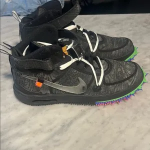Off-White x Air Force 1 Mid ‘Black’